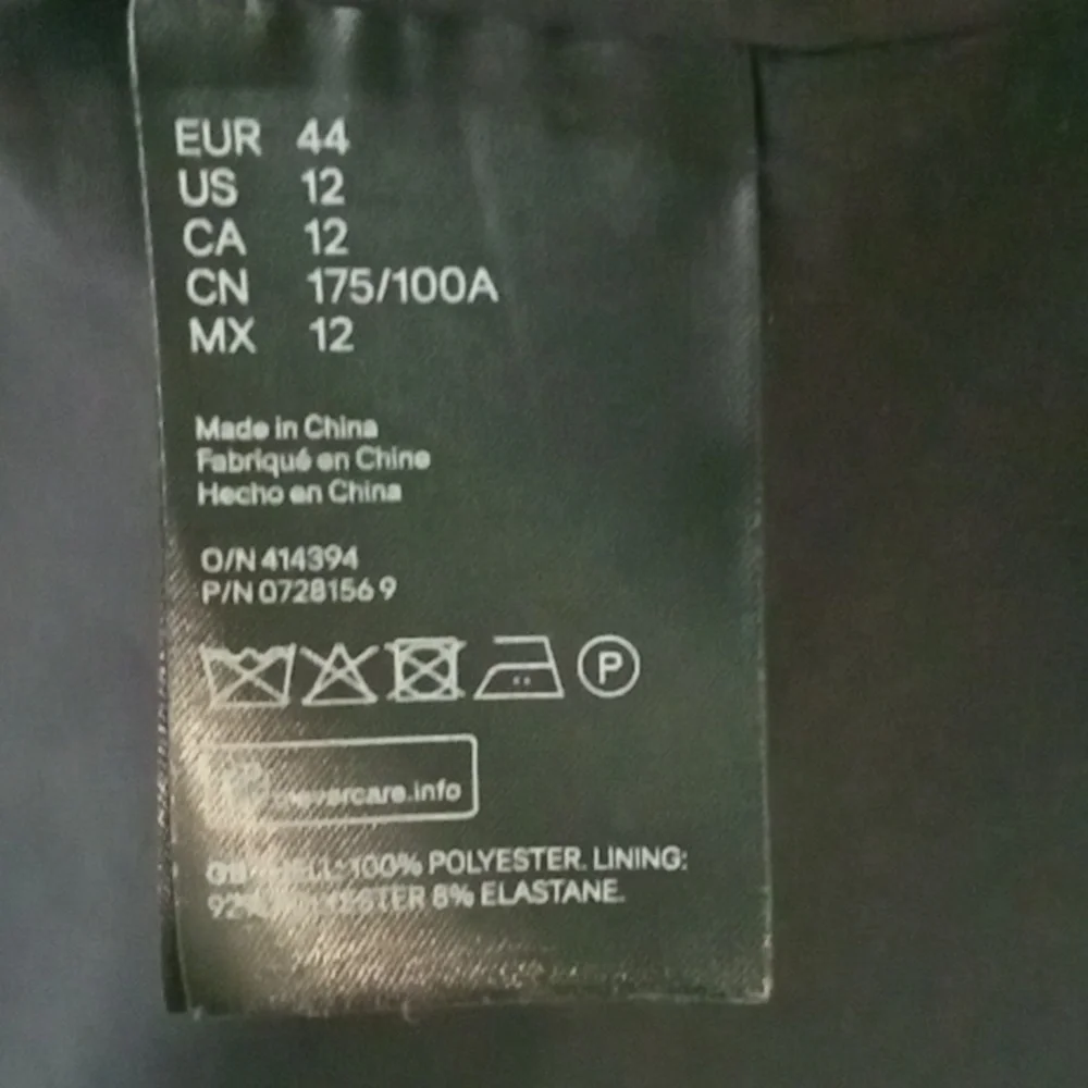 H&M Classic black pant and blazer suit, trousers size 16 , blazer size 12 - Picture 4 of 10